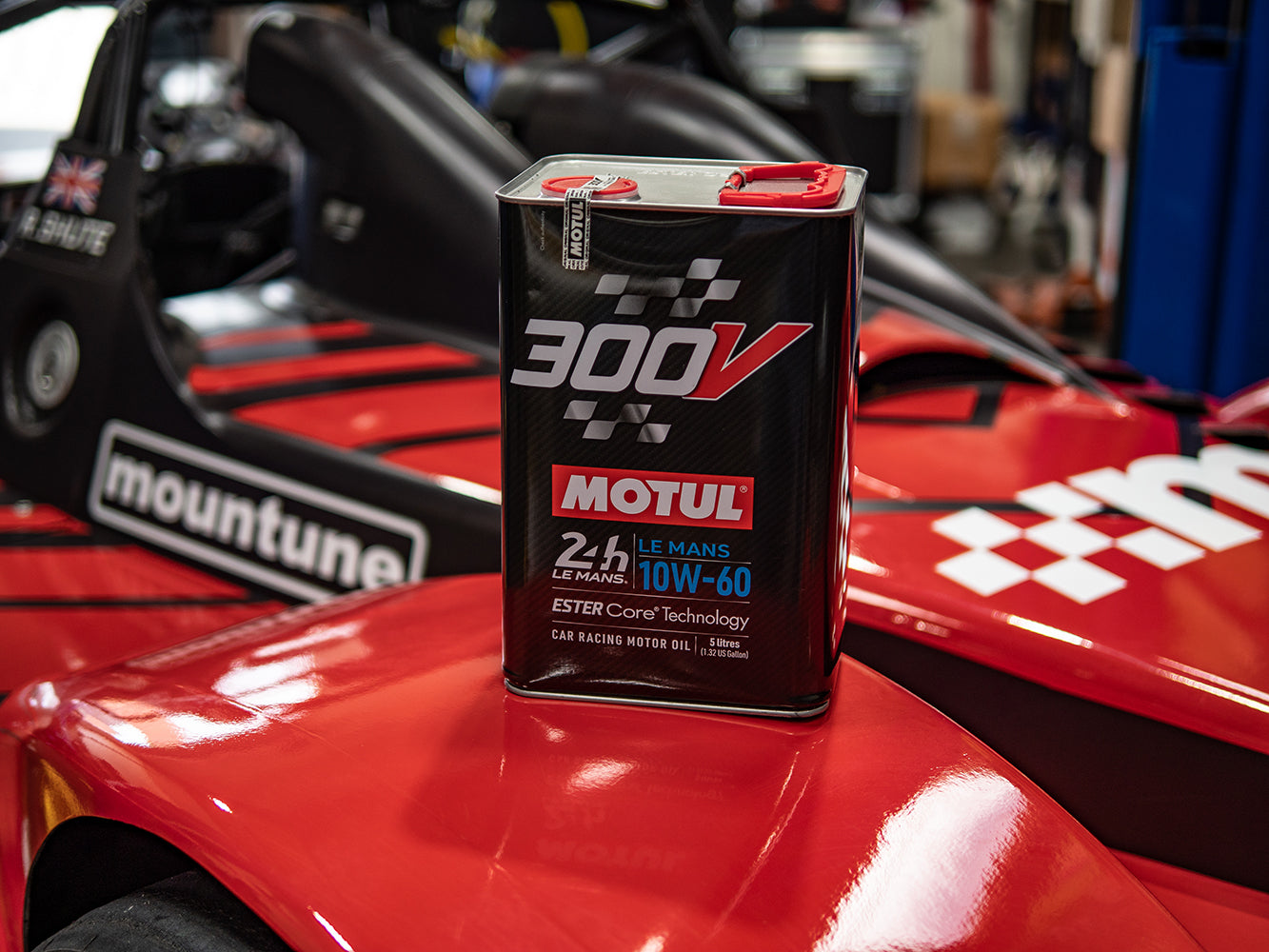 MOTUL 300V — WHEN THERE'S NO ROOM FOR COMPROMISE –